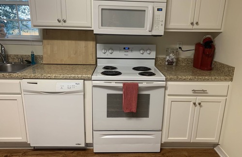 Fairhope House | Lob Lolly 181 A is a Pet Friendly 1400 Sq Ft House w/6ft privacy Fence