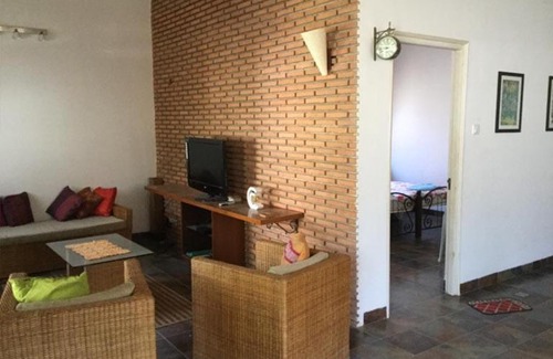 Mangeshi House | Lobo Abode
