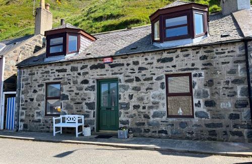 Gardenstown House | Lobster Pot