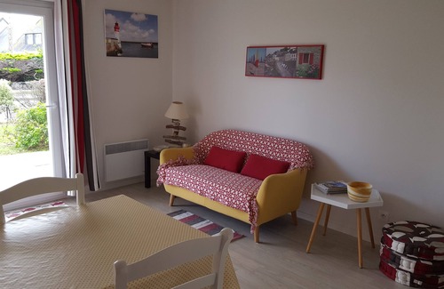 Guilvinec Apartment | Loc. 2 pers, 3 *, app. 40 m2. Close to town center, port and beaches