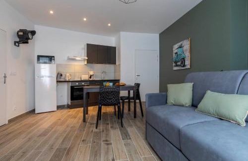 Lourdes Apartment | LOC TROTTEUR LE ROMARIN Gare SNCF de Lourdes