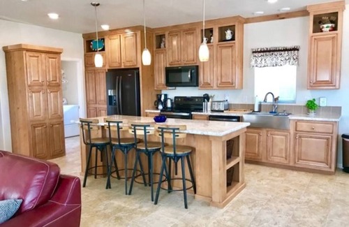 Page House | Local VIEW🏜2 homes side by side🚤boat parking🐶PETS~close to Antelope/Horseshoe