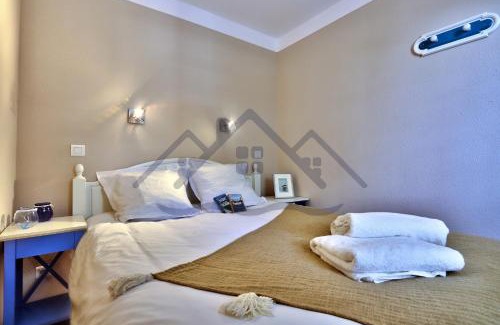 Guilvinec Apartment | LocaLise - A18 - Appartement avec balcon - Petite vue mer à travers le palmier - Piscine de avril à septembre - Wifi inclus - Animaux admis - Draps inclus - Parking inclus