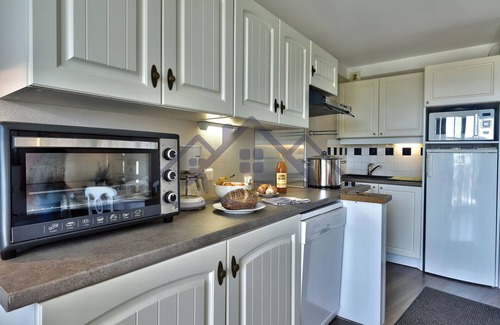 Guilvinec Apartment | LocaLise - Appartement A16 au Guilvinec - Sea and pool view - All on foot