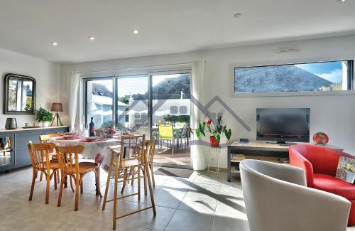 Guilvinec House | LocaLise - M11 - Ty Gwennili - Maison de plain pied avec terrain entièrement clôturé - Accès plage et centre à pied - Wifi inclus - Draps inclus - Animaux non admis