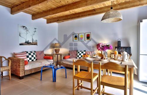 Guilvinec House | LocaLise - M6B - Ty pompon, - Maison de vacances dans le centre du Guilvinec - extérieur clos - wifi inclus - animaux bienvenus - à deux pas des plages et du port du Guilvinec