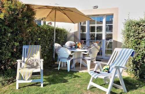 Guilvinec House | LocaLise - Maison E2 au Guilvinec - A 20m de la mer avec jardin et piscine - Tout à pied, plage, port, centre commerces, marché - Wifi inclus - Vue mer de la chambre - Animaux bienvenus - Linge de lit inclus