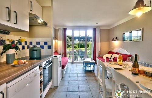 Guilvinec House | LocaLise - Maison E4 au Guilvinec - A 20m de la mer avec jardin et piscine - Tout à pied, plages, port, centre, commerces, marché - Wifi inclus - Linge de lit inclus - Animaux bienvenus