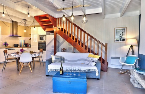 Guilvinec House | LocaLise - Océan Lodge, vacation home with fully enclosed garden
