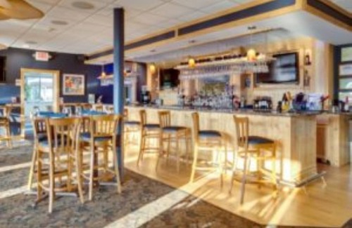 Central Lake Hotel | located above the blue pelican