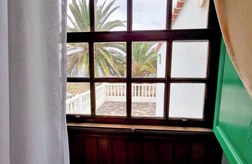 El Granel Cottage | Located at sea level, privacy and sea views