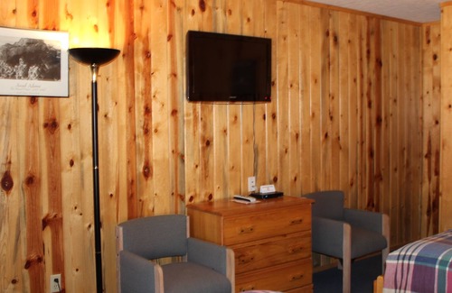 Alpine Apartment | Located in beautiful Alpine, AZ at the historic Tal-wi-wi lodge.