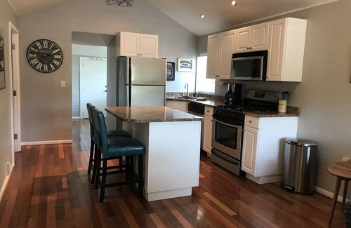 Cottonwood House | Located in Historic Old Town Cottonwood only 1 block from Main Street