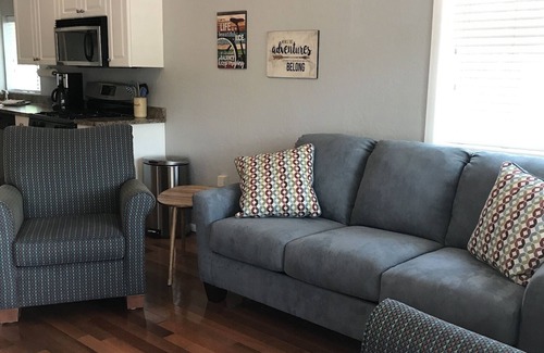 Cottonwood House | Located in Historic Old Town Cottonwood only 1 block from Main Street