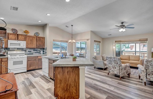 Cottonwood House | Located in Historic Cottonwood - Newly Renovated