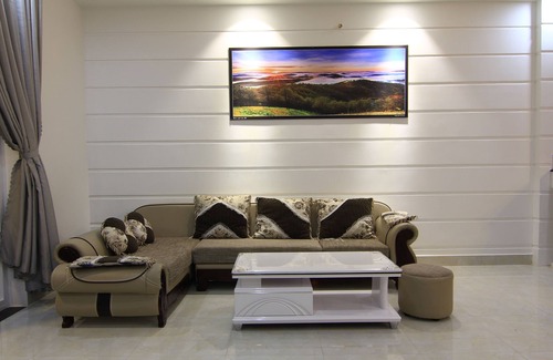 Phuong 10 Villa | Located In Nice Places Of Dalat City With Range Of Mountains,evergreen Forest