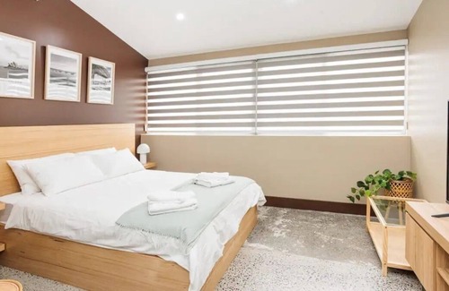 Redfern Apartment | Located in the hot spot of Surry Hills, it is perfectly situated in Sydney!