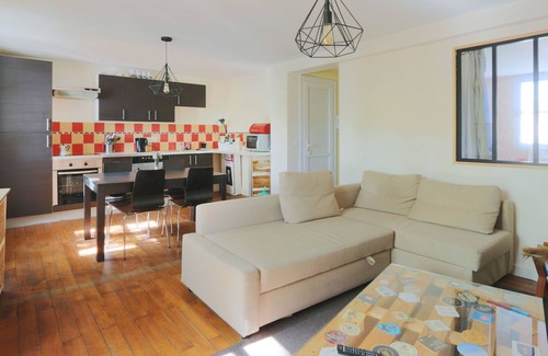 Old Town Apartment | Located in the heart of the city of Tours.