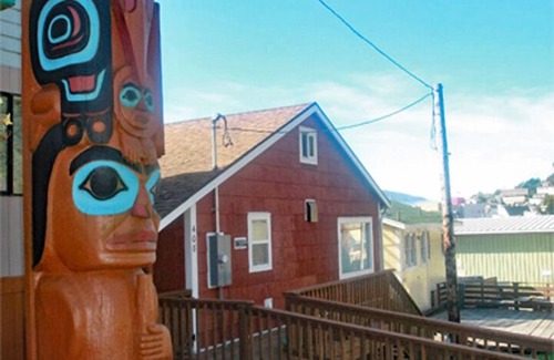 Ketchikan House | Located in the heart of downtown near the docks at Thomas Basin.