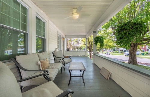 Mount Airy House | Located in the Heart of "Mayberry" a short walk to Main!