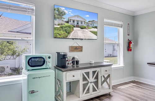 Rockport Cottage | Located in town, walking distance to marina and festival grounds. Cottage 5