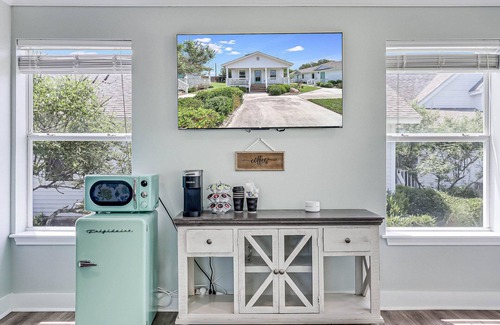 Rockport Cottage | Located in town, walking distance to marina and festival grounds. Cottage 5