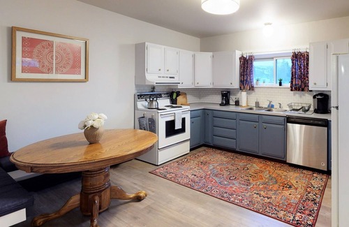 Red Lodge House | Located just off the main street, Bean`s Place offers hot tub, dog friendly with Wi-Fi
