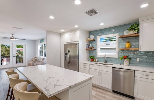 Anna Maria House | Located Near Bay Beaches and Pine Ave! Family-Friendly with Pool and Games!