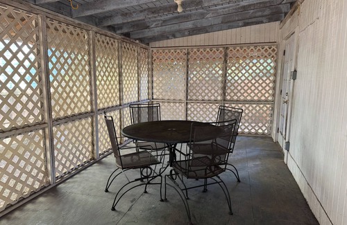 Athens Cottage | Located near UGA, Normaltown, & Downtown Athens. Charming 2-bed cottage w/AC.