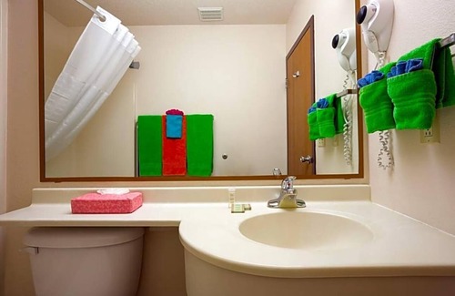 East Las Vegas Apartment | Located off Interstate 25, this Las Vegas .