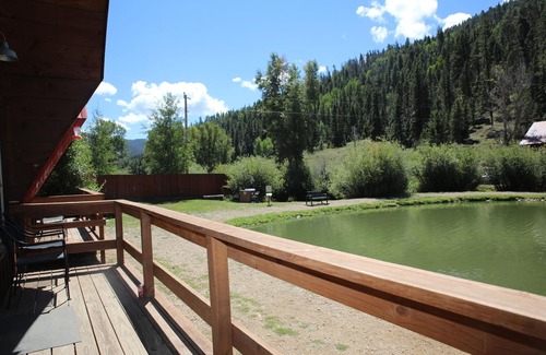 Red River Cabin | Located on our Private Fishing Pond