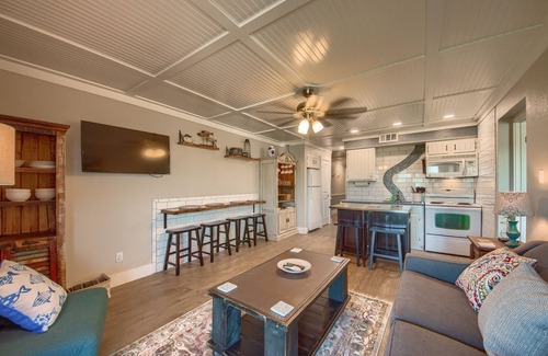 New Braunfels Condo | Located right on the Comal River! Pool, hot tub, direct river access!