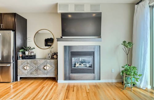 Highland House | Location! 2 Bedroom Townhouse w/Rooftop Deck in LoHi