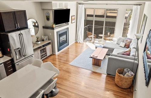 Highland House | Location! 2 Bedroom Townhouse w/Rooftop Deck in LoHi