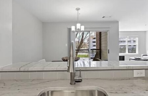 Herndon Apartment | Location | 2bedrooms | Prime | Suburban | Boutique