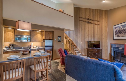 Century West Condo | Location and Privacy in This Upper-Level Condo with Extra Amenities!