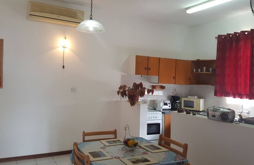 Trou aux Biches Apartment | Location appartement mer 1à 2 pers 250m Trou aux biches et 500m Mon choisy plage