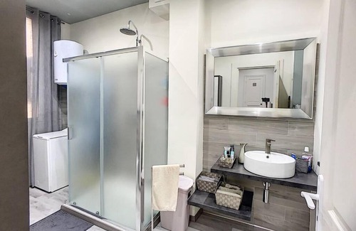 Beausoleil Apartment | Location appartement T2 entier.