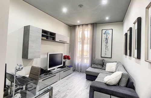 Beausoleil Apartment | Location appartement T2 entier.