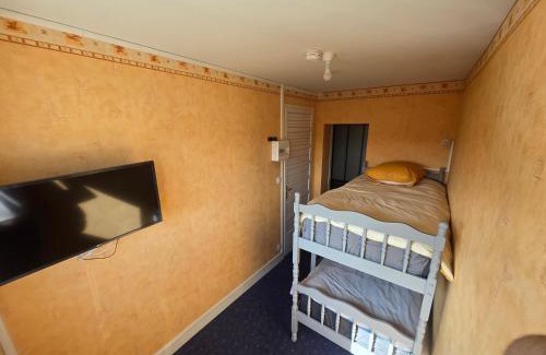 Pin - Vert Galant House | Location au pied du circuit