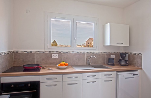 San-Giuliano Apartment | Location Avec VUE MER Dans UN Petit Immeuble