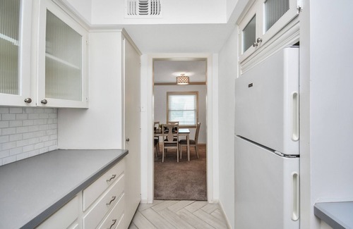 Uptown Apartment | LOCATION Beautiful Updated 4-Plex in Galleria Area