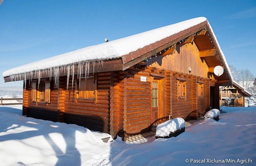 Le Latet Ski Chalet | Location Chalet Jura et Vacances à la Ferme