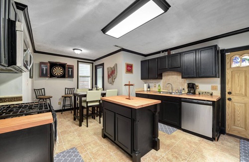 Ohio City House | LOCATION!- City Getaway in the FLATS!