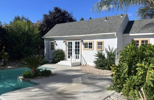Dixon House | LOCATION in between Sac.and San Fran w/Napa in less than an hour away. UC Davis