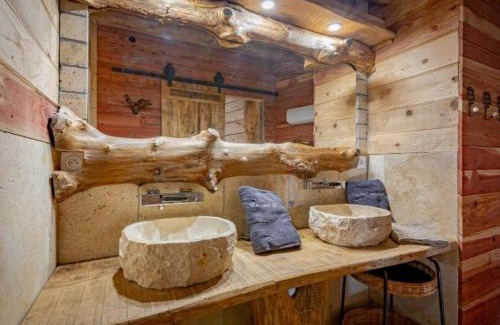 Crouy-sur-Cosson House | Location Insolite : Maison Hobbit avec Arbre Intégré, à Proximité de Chambord - FR-1-491-375