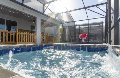 Kissimmee House | Location! Lakefront, Pool/Spa, Arcade, Themed KidsRooms, Porch, Grill, LazyRiver