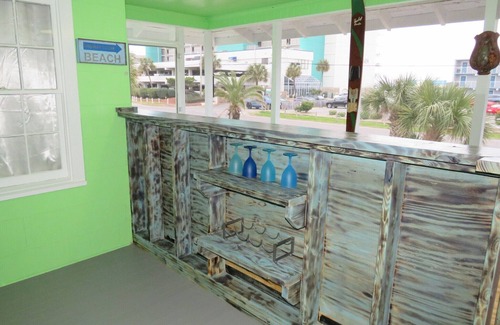 Garden City House | Location Location Location! Classic Beach Cottage less than 1-min walk to beach!