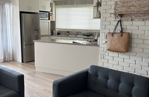Merimbula Apartment | location location 5min walk to beach, lake, restaurants and shops