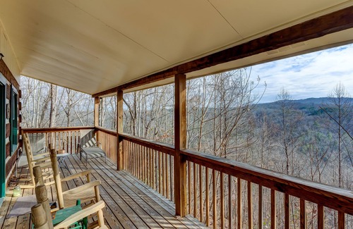 Gatlinburg - Pigeon Forge Cabin | Location!, Location!, Location!